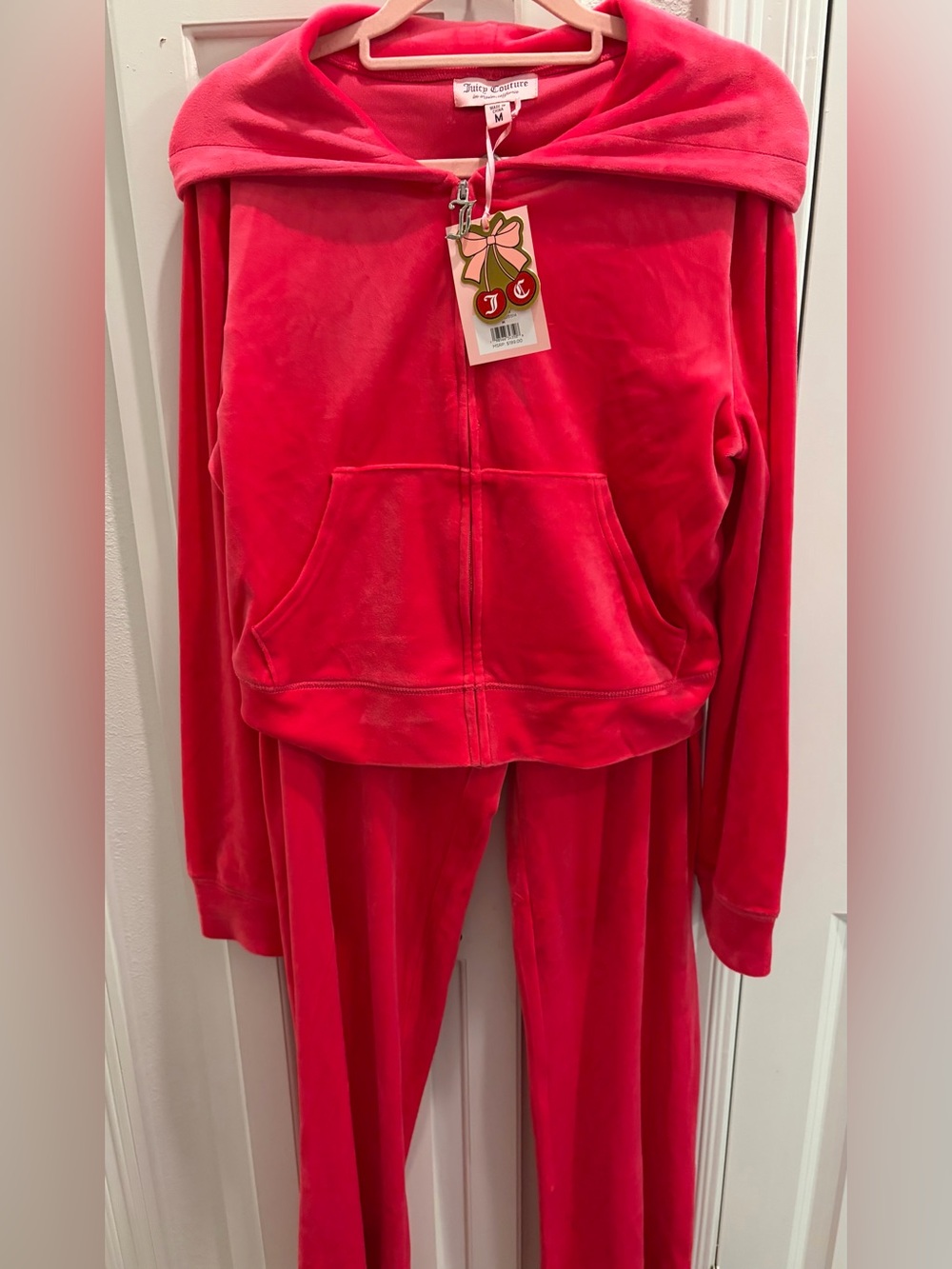 NWT JUICY COUTURE Women’s Hot Pink Velour Jogger Set - Size Medium